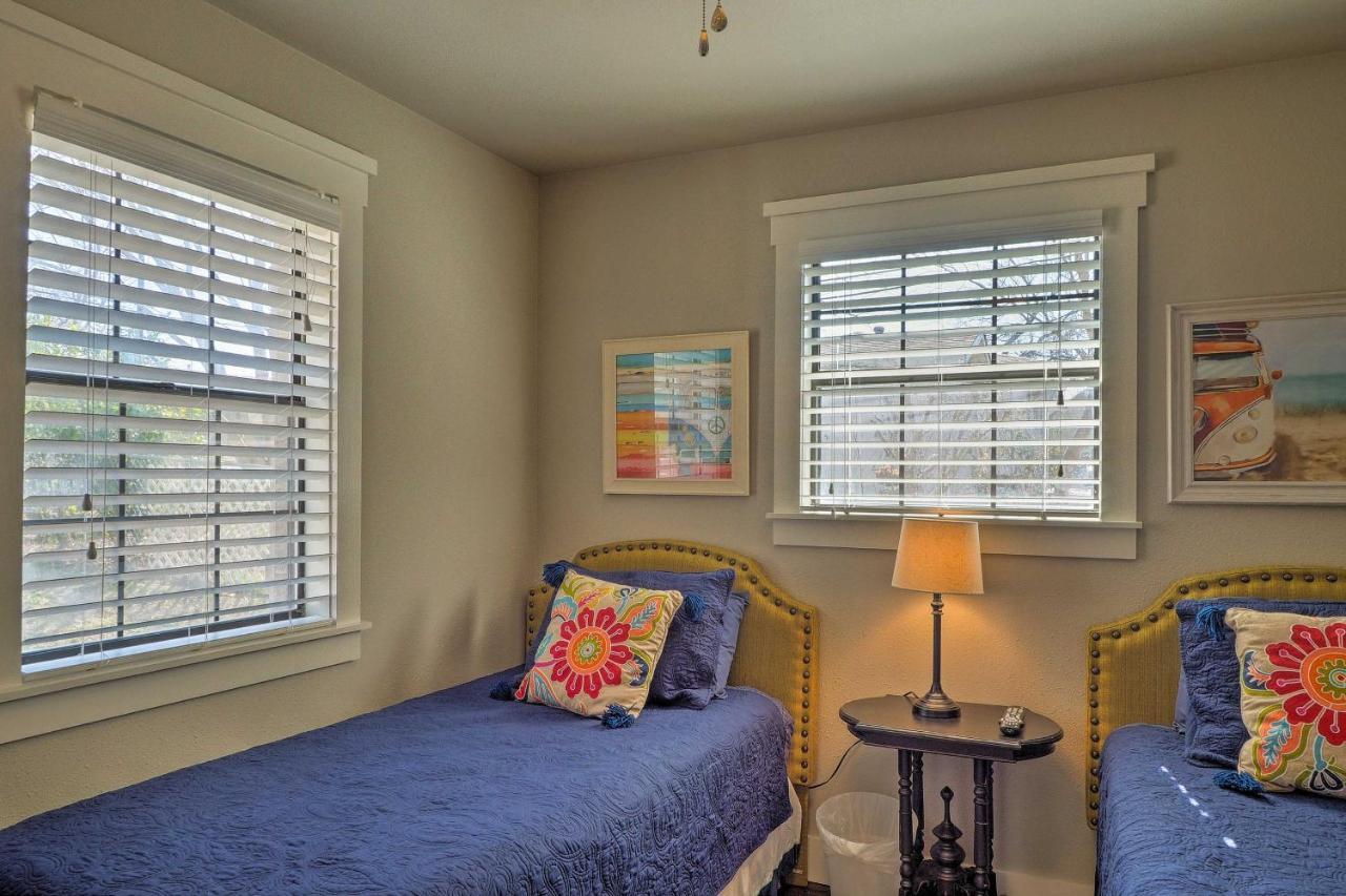 Cozy Home Blocks To Georgetown Square And Su! Екстер'єр фото